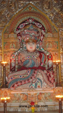 phoca_thumb_l_jain-aangi-photo-69