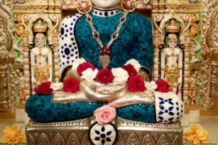 Jain god's aangi pic
