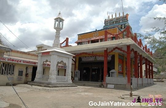 1008 Parshwanath Digamber Jain Atishay Kshetra Vashi